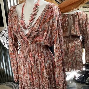 Smocked Waist Paisley V‑Neck Long Sleeve Dress in Coral Multi love stitch. M